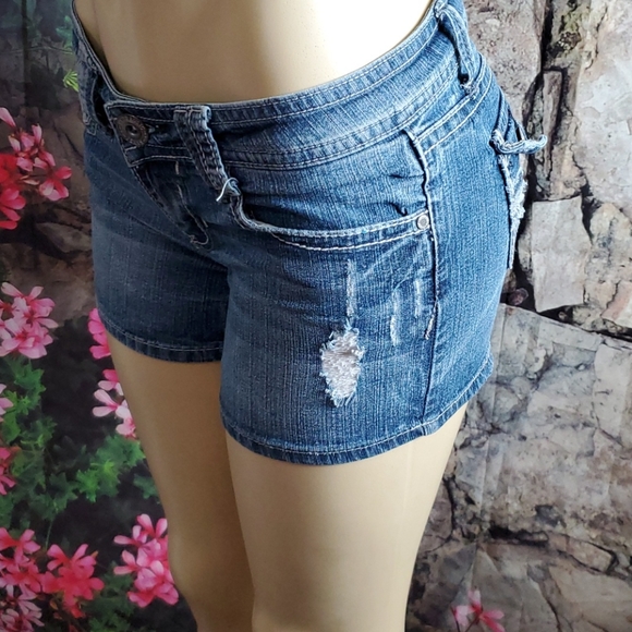 HYDRAULIC Cuff Shorts Embroider Stretchy Size 9/10 - Picture 2 of 7